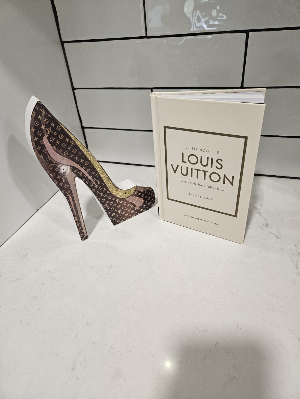NEW Louis Vuitton Little Book Of Fashion & Brown Monogram Wooden High Heel